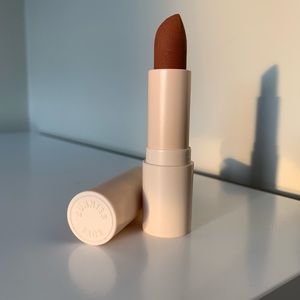 [SOLD ON DEPOP] Sunniesface Fluffmatte Lipstick in “Casual”